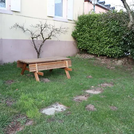 Dom wakacyjny Lovely Holiday In With Garden And Barbecue Gunsbach