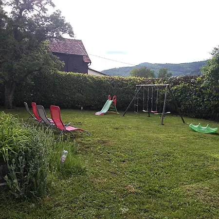 Dom wakacyjny Lovely Holiday In With Garden And Barbecue *